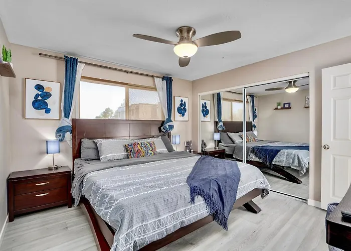 New Pool King Bed Minutes From Old Town Scottsdale