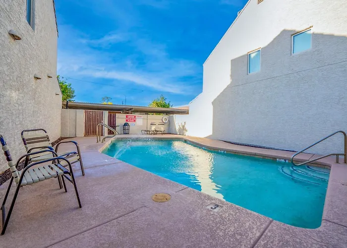 New Pool King Bed Minutes From Old Town
