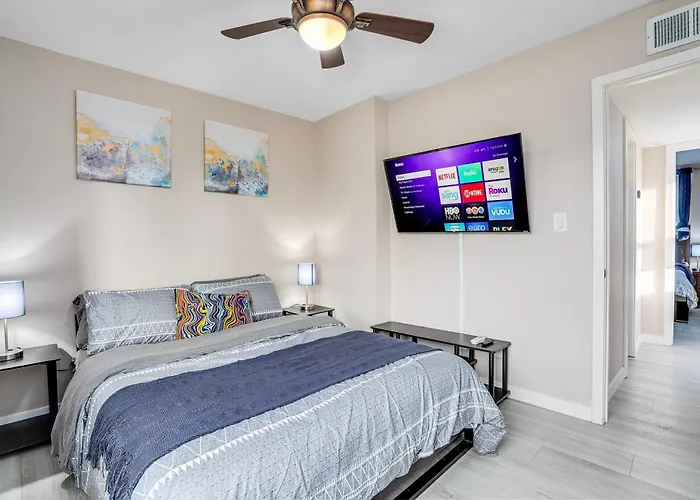 New Pool King Bed Minutes From Old Town *