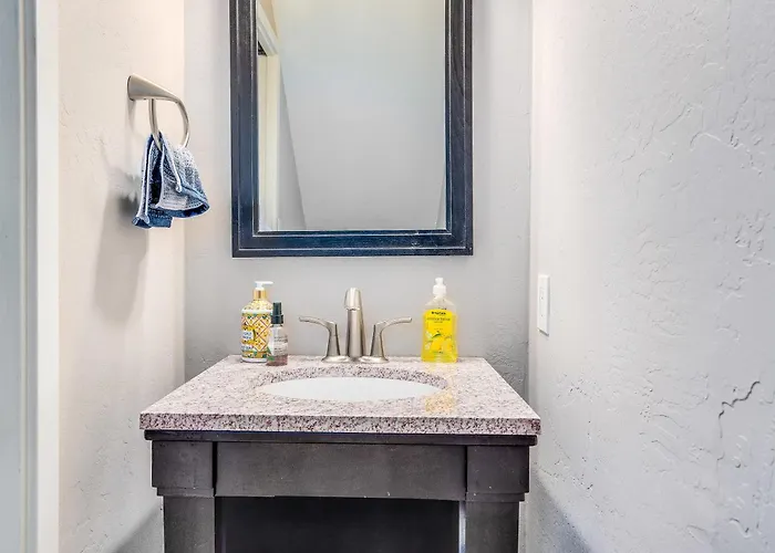 New Pool King Bed Minutes From Old Town Scottsdale