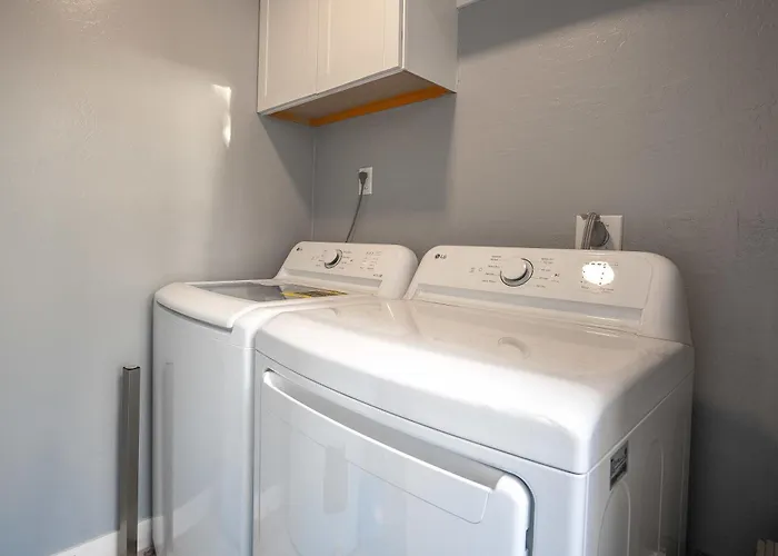 New Pool King Bed Minutes From Old Town Dom wakacyjny Scottsdale
