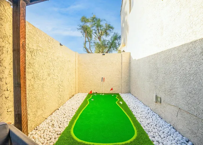 New Pool King Bed Minutes From Old Town Dom wakacyjny *
