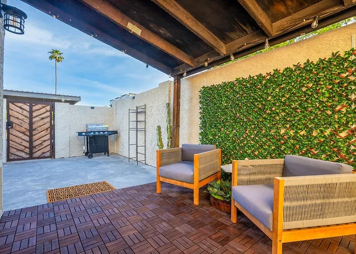 New Pool King Bed Minutes From Old Town *